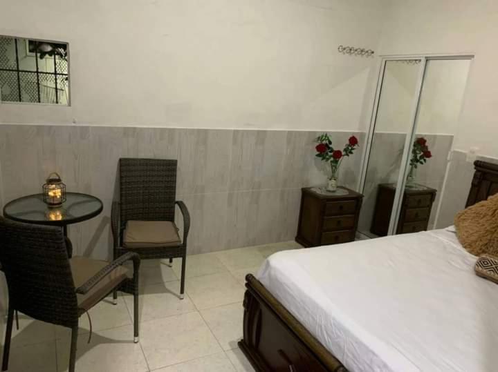 Hostal Marbella 47 Картахена Экстерьер фото