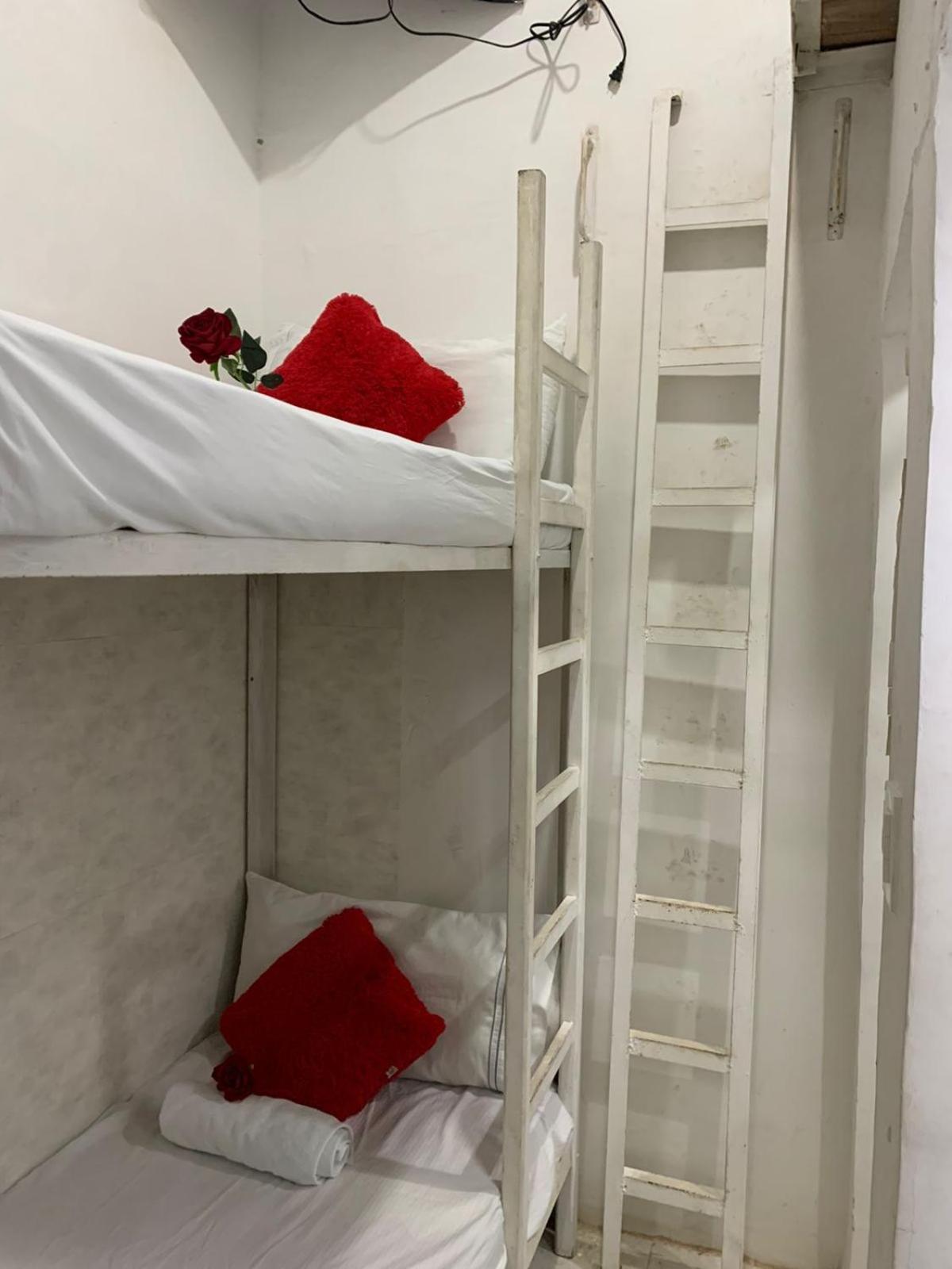 Hostal Marbella 47 Картахена Экстерьер фото